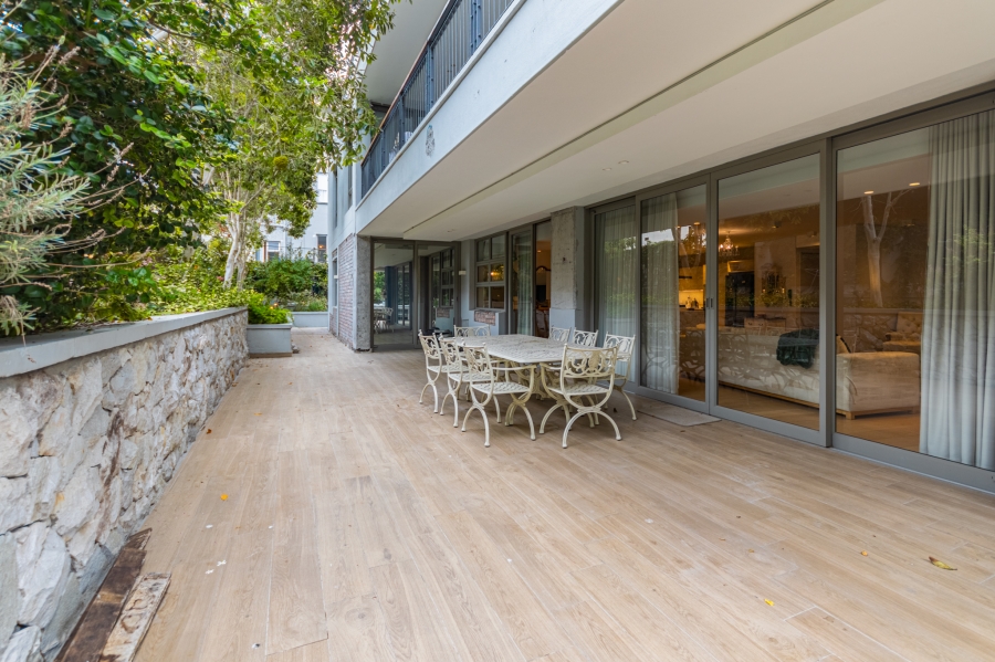 2 Bedroom Property for Sale in Sea Point Western Cape